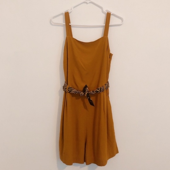 SOLD Uniqlo romper size small RO - Picture 2 of 6